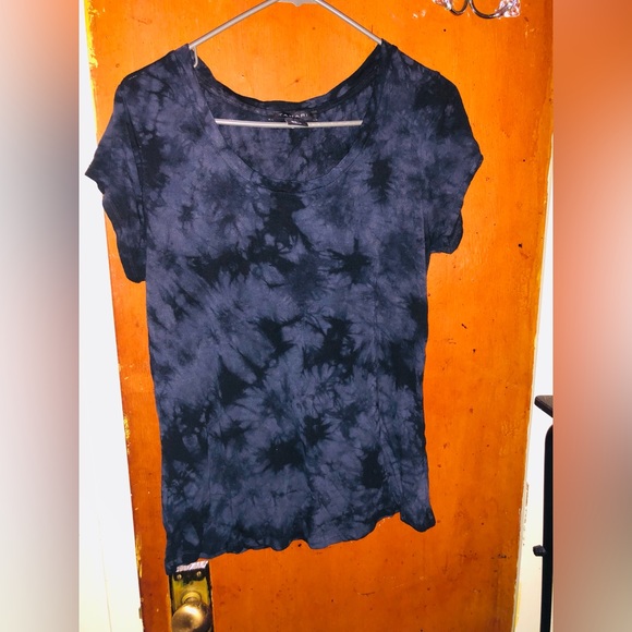 Loose fitting blouse - Picture 2 of 2